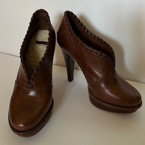 UGG Jamison Leather Platform Heels Slip on Booties Boots Sherpa Winter Warm 6